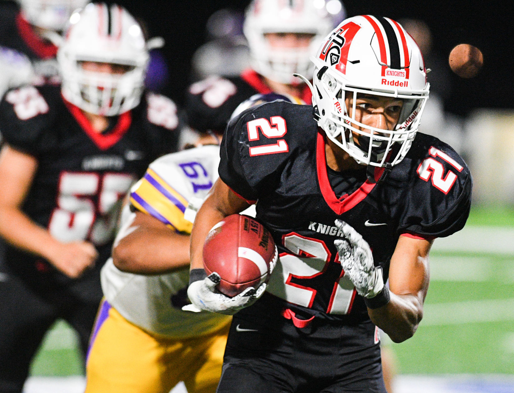 092321-qc-spt-dewitt-assum-fball-006